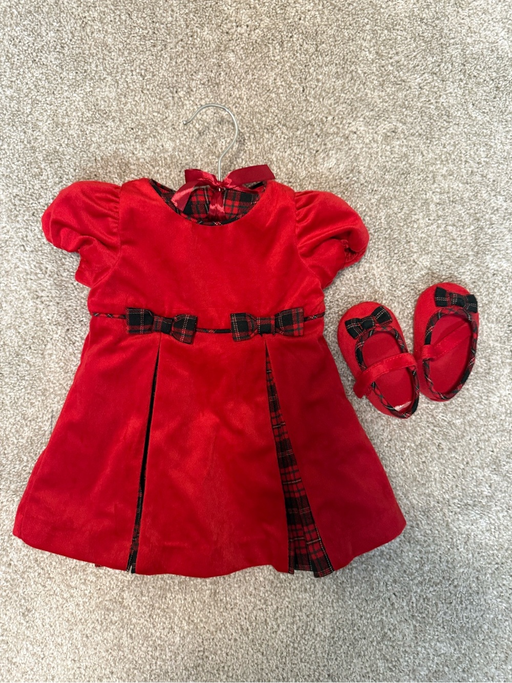 Red Velvet Girls' Dress Shoes Set - Classic Holiday Style